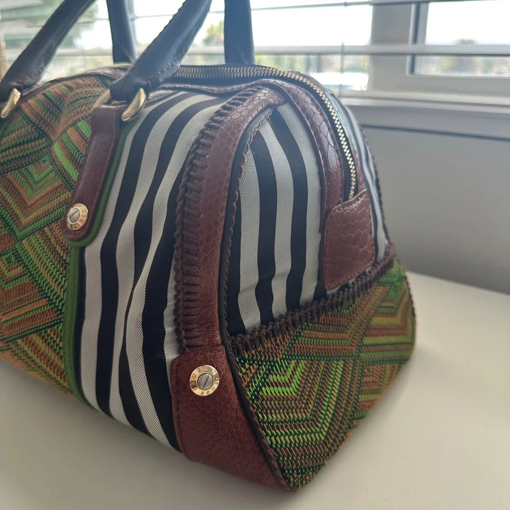 Henri Bendel B&W Plus Barrel Woven Striped Stylish Green and Brown Handbag - Picture 4 of 15